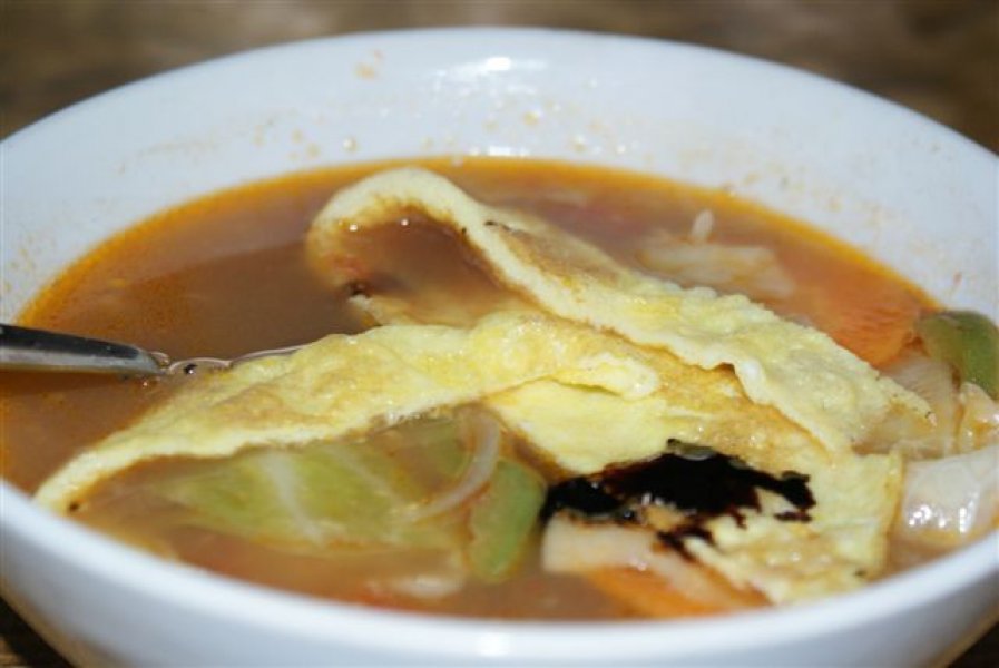 Soupe tibétaine aux nouilles Thenthuk Soup