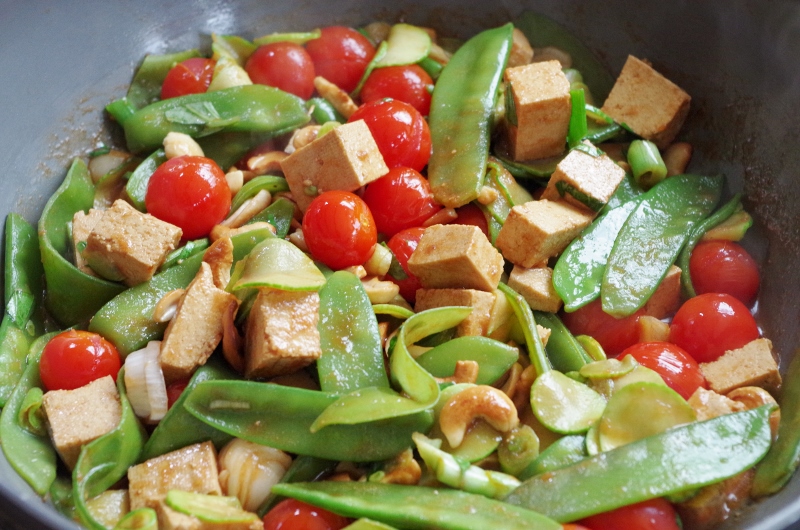 Poêlée de Tofu mariné aux légumes croquants