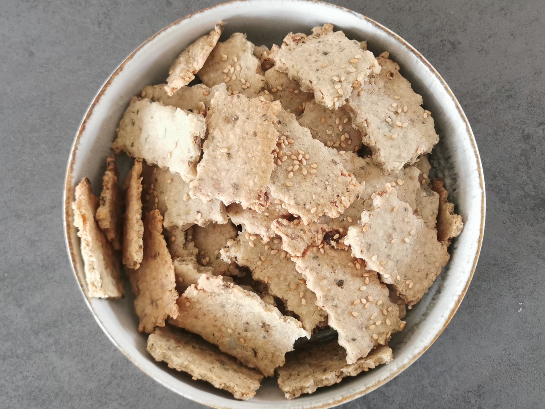Crackers aux graines et sésame sans gluten