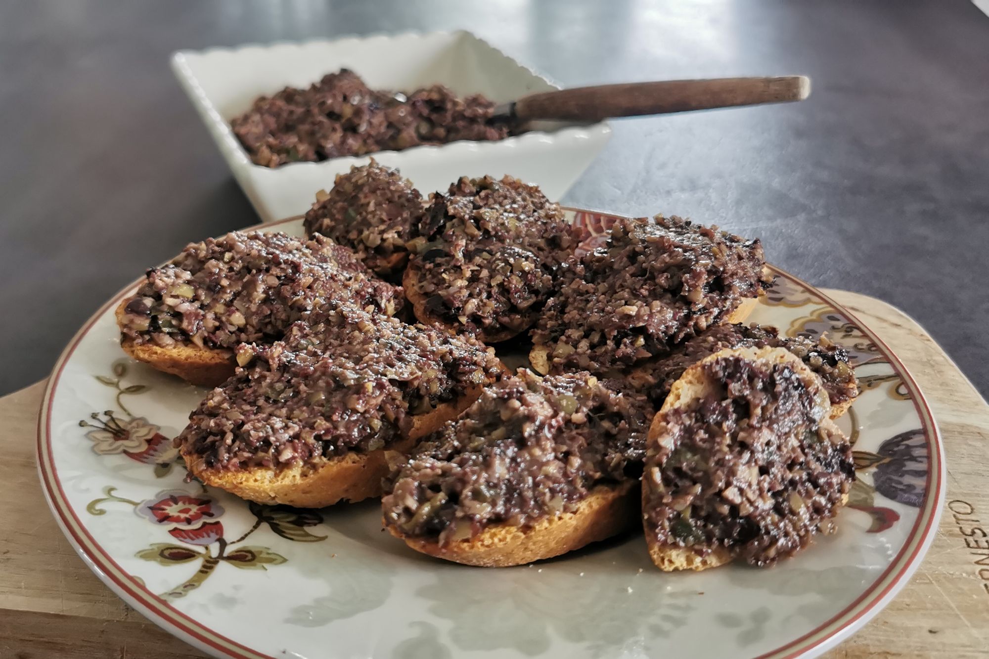 Tapenade d'olives revisitée